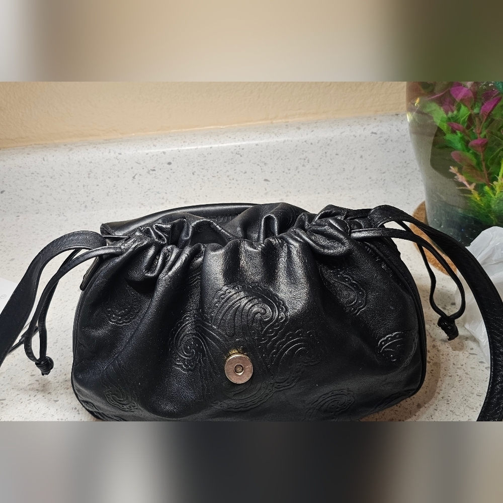 Vintage Made in Italy Genuine Leather Black Crossbody Bag – Embossed Paisley